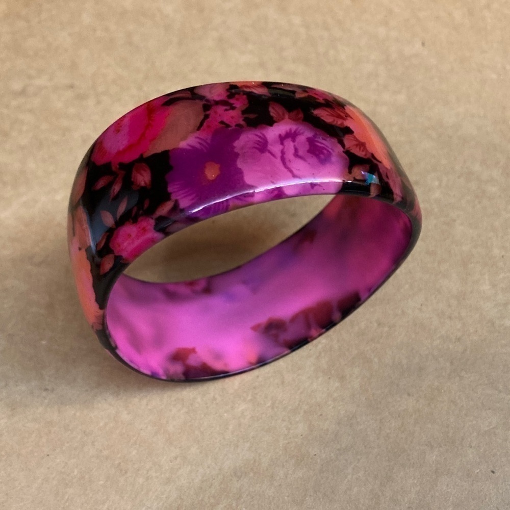Bangle Bracelet Molded pink resin roses/leaves/ glitter floral design wave shape
